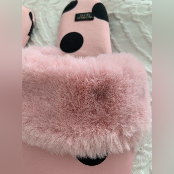 Victoria's Secret Pink Sport Bra and Pink and black Slippers - Picture 7 of 9